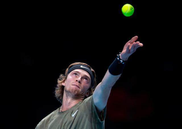 半岛体育-ATP球星预测新赛季：费德勒退役？新生代抢班夺权？